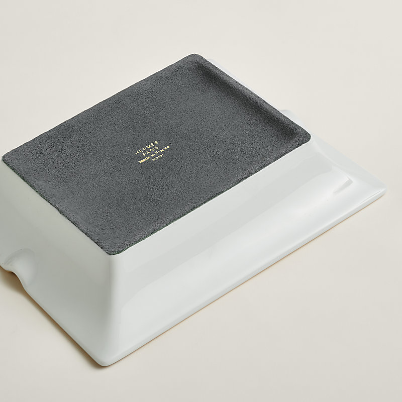 灰皿 3H 《フォーブル・パーティ》 | Hermès - エルメス-公式サイト 灰皿 3H 《フォーブル・パーティ》 | Hermès - エルメス-公式サイト